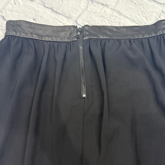 Alice + Olivia Elegant Black Pencil Skirt - Picture 7 of 9